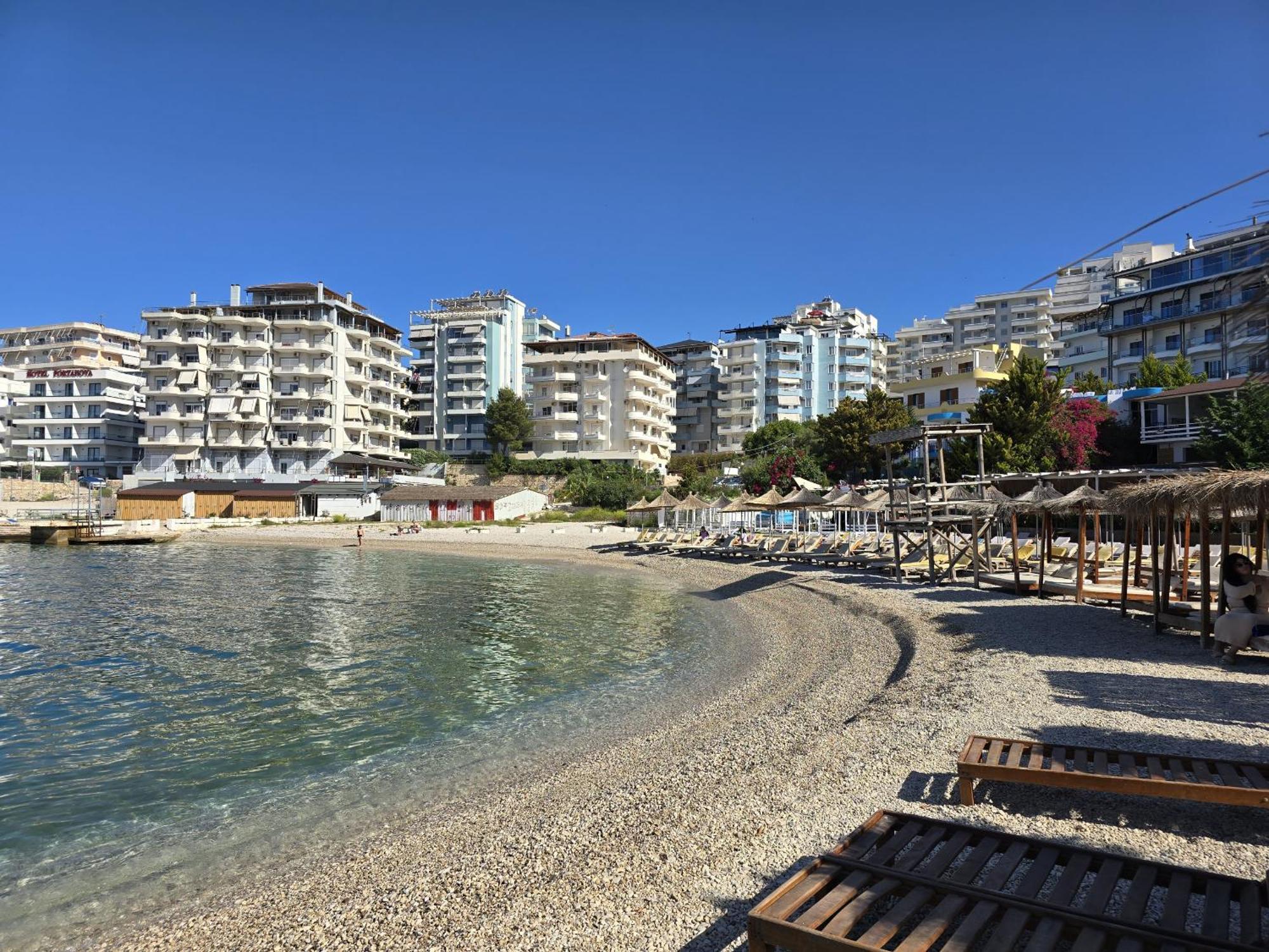 Saint Tropez Apartment ساراندا المظهر الخارجي الصورة