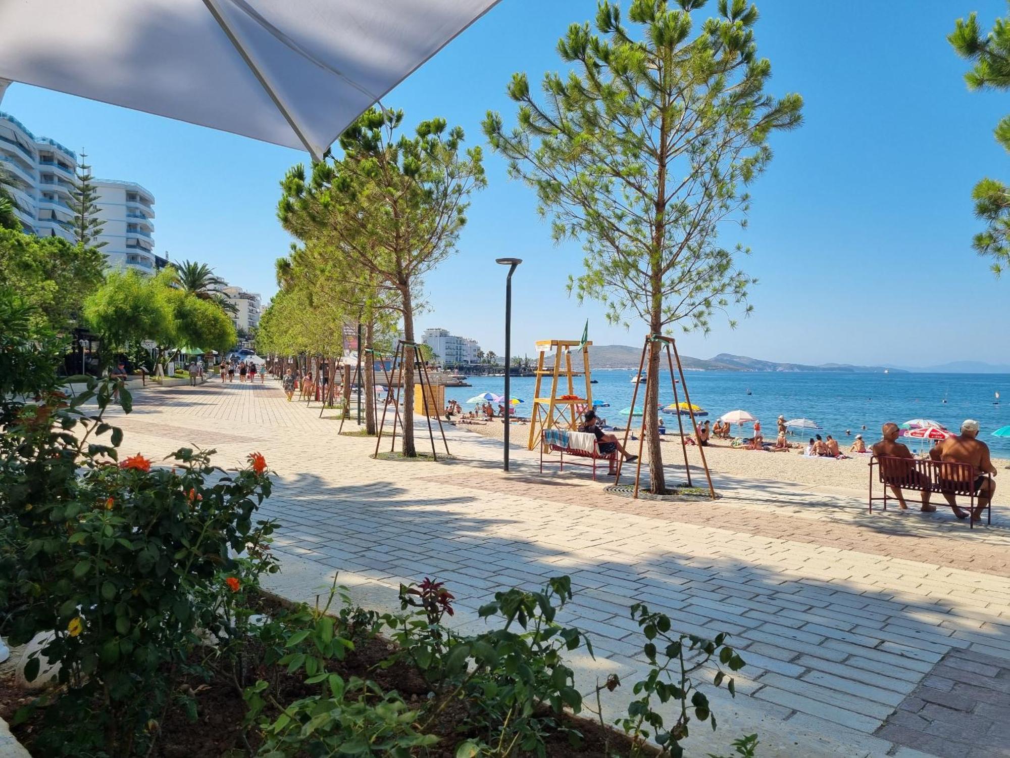 Saint Tropez Apartment ساراندا المظهر الخارجي الصورة