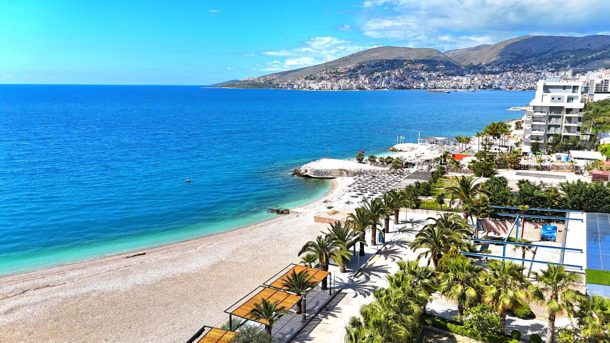 Saint Tropez Apartment ساراندا المظهر الخارجي الصورة